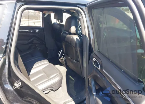 2016 Porsche Cayenne из США, поврежденный, VIN WP1AA2A29GKA12061